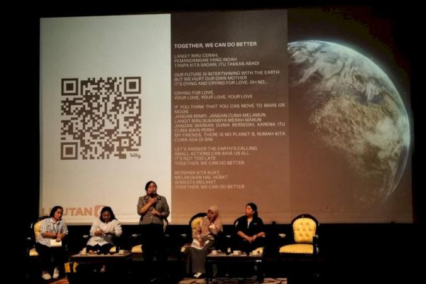 Mengenal Sasi, Upaya Perempuan Papua Melindungi Laut